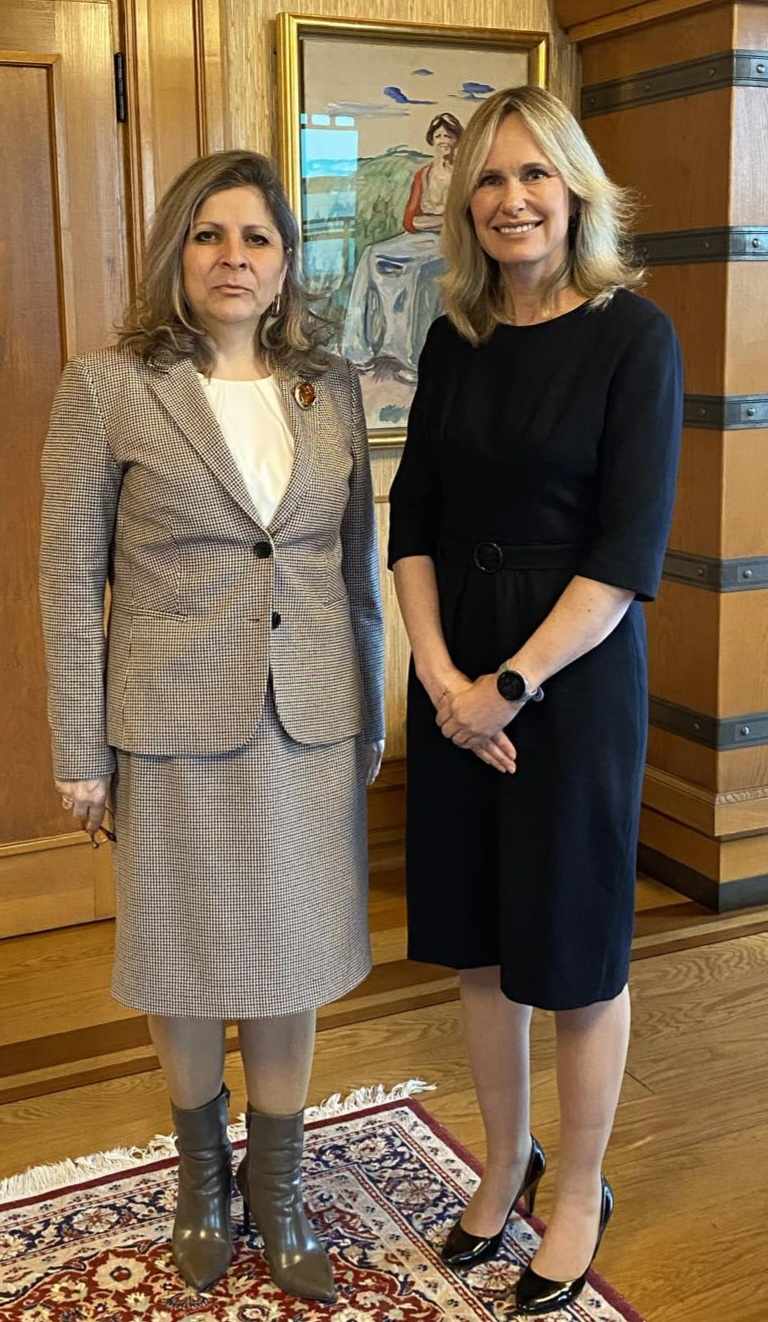 Посланик Иванова се среща с кмета на Осло г-жа Ане Линдбу