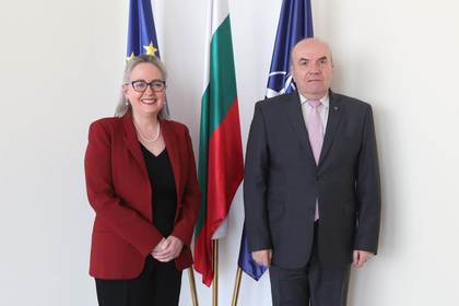 Minister Nikolay Milkov held a meeting with the Ambassador of Canada to Bulgaria