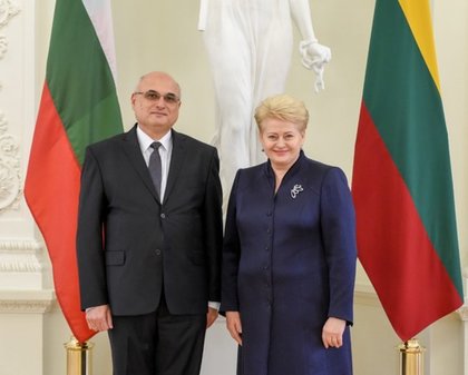 Посланик Емил Ялнъзов връчи акредитивните си писма на президента на Република Литва