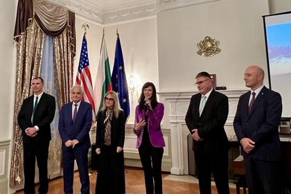 Мария Габриел на среща с българската общност във Вашингтон: САЩ са стратегически партньор за България