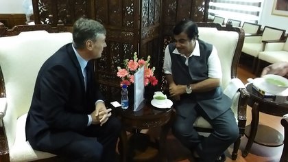 Посланик Дойков се срещна с министъра на пътищата, магистралите и морския транспорт на Индия Нитан Гадкари