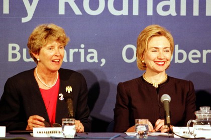 ИСТОРИЯ: Първата дама на САЩ Хилъри Клинтън посещава България в периода 10-12 октомври 1998 г.