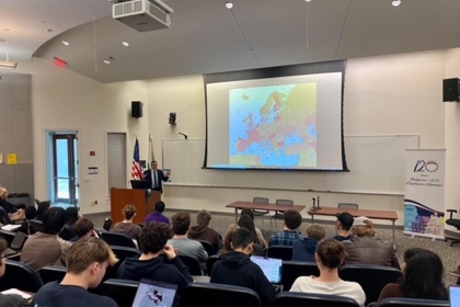 Лекция на посланик Георги Панайотов пред  студенти от Университета „Джордж Вашингтон“   