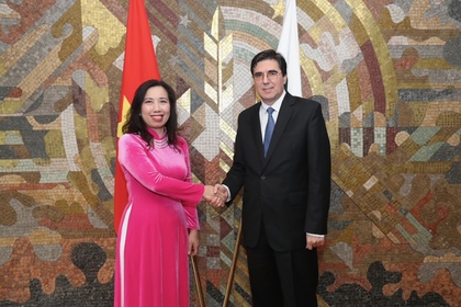 Deputy Minister Tihomir Stoychev met with Deputy Foreign Minister of Vietnam Le Thi Thu Hang