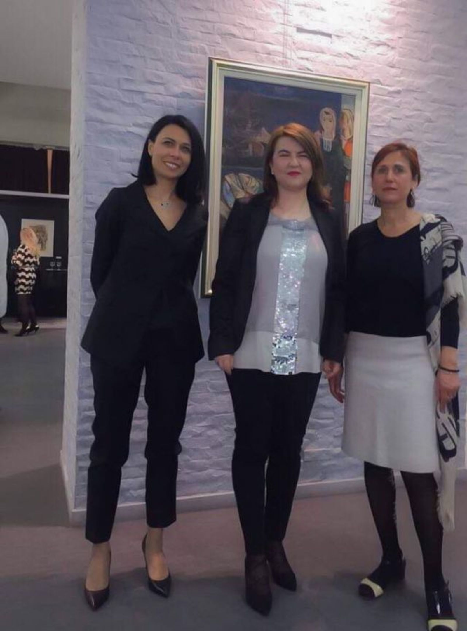 Изложба с картини от художествения фонд на МВнР, намиращи се в Посолството на България във Франция