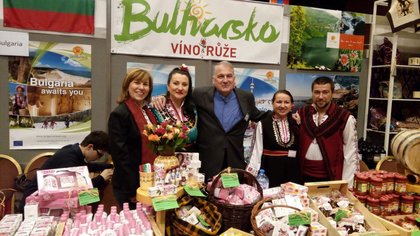 Участие на България в благотворителния коледен фестивал на Асоциацията на съпругите на дипломатите в Прага
