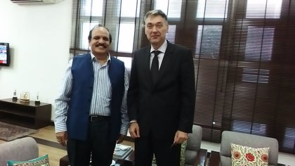 Посланик Петко Дойков се срещна със заместник-министъра на съобщенията на Индия