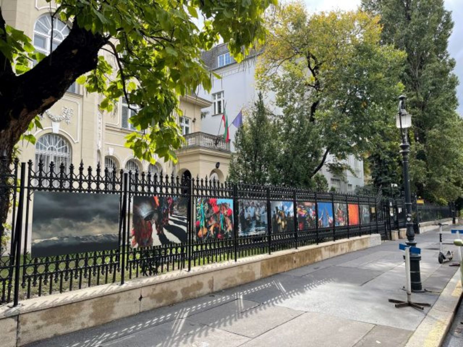 Представяне на селекция от фотоси от тематичната изложба „Традиции“ в Будапеща