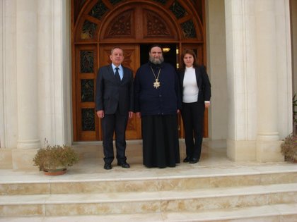 Среща на посланик Христо Георгиев с митрополита на Тамасос и Ориния Исайя