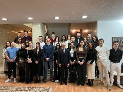  Среща на посланик Алексей Андреев с български студенти по повод на 8 декември