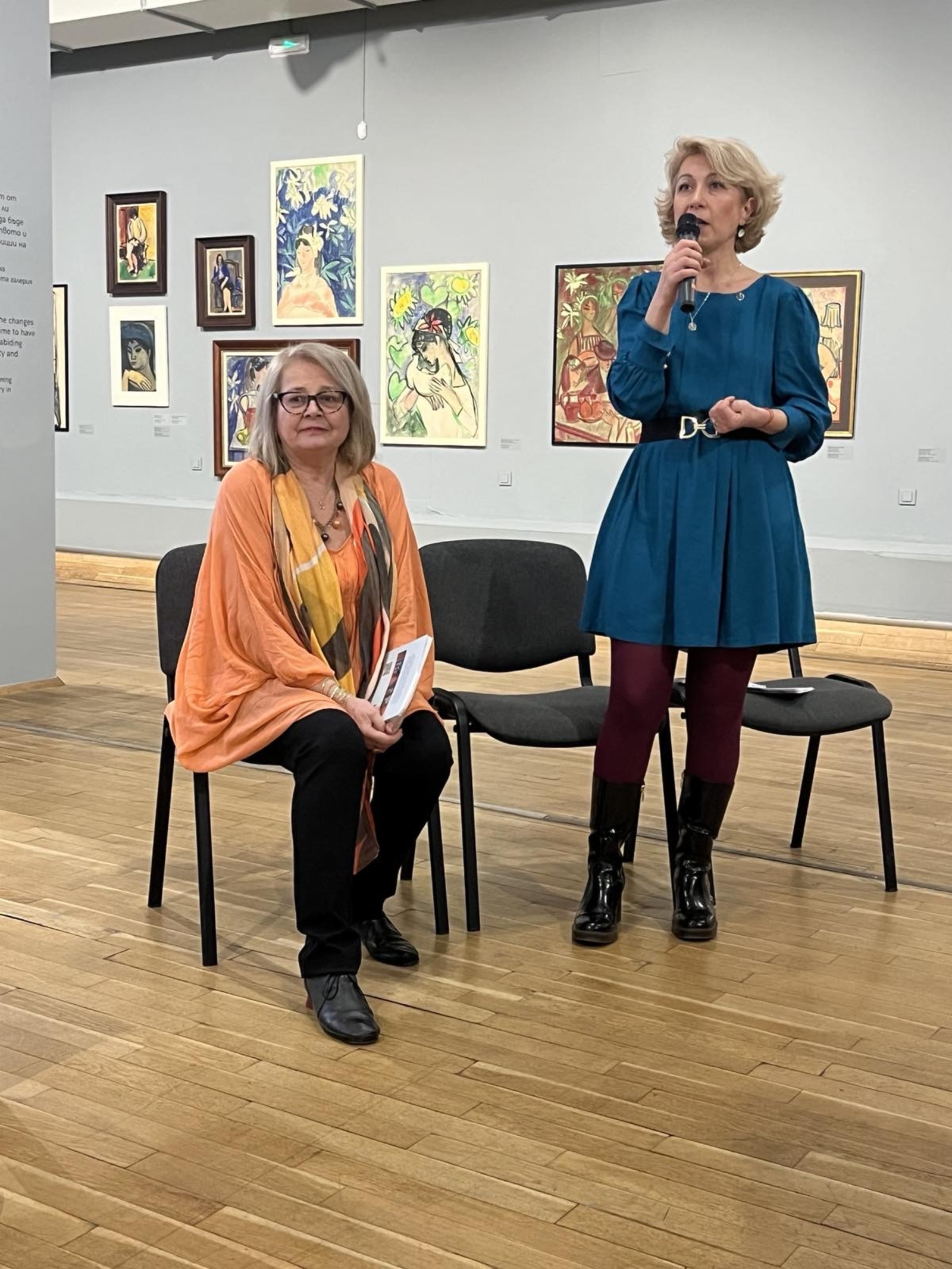 Vanya Radeva presented a collection of poems "Window" in the Sofia City Gallery