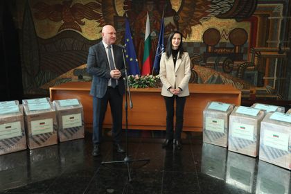 Mariya Gabriel: We support Bulgarian Sunday schools and are proud of the talent in them