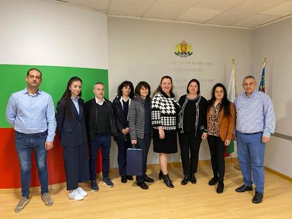 Генералният консул Надя Кръстева се срещна с преподаватели от Техническия университет на град Варна