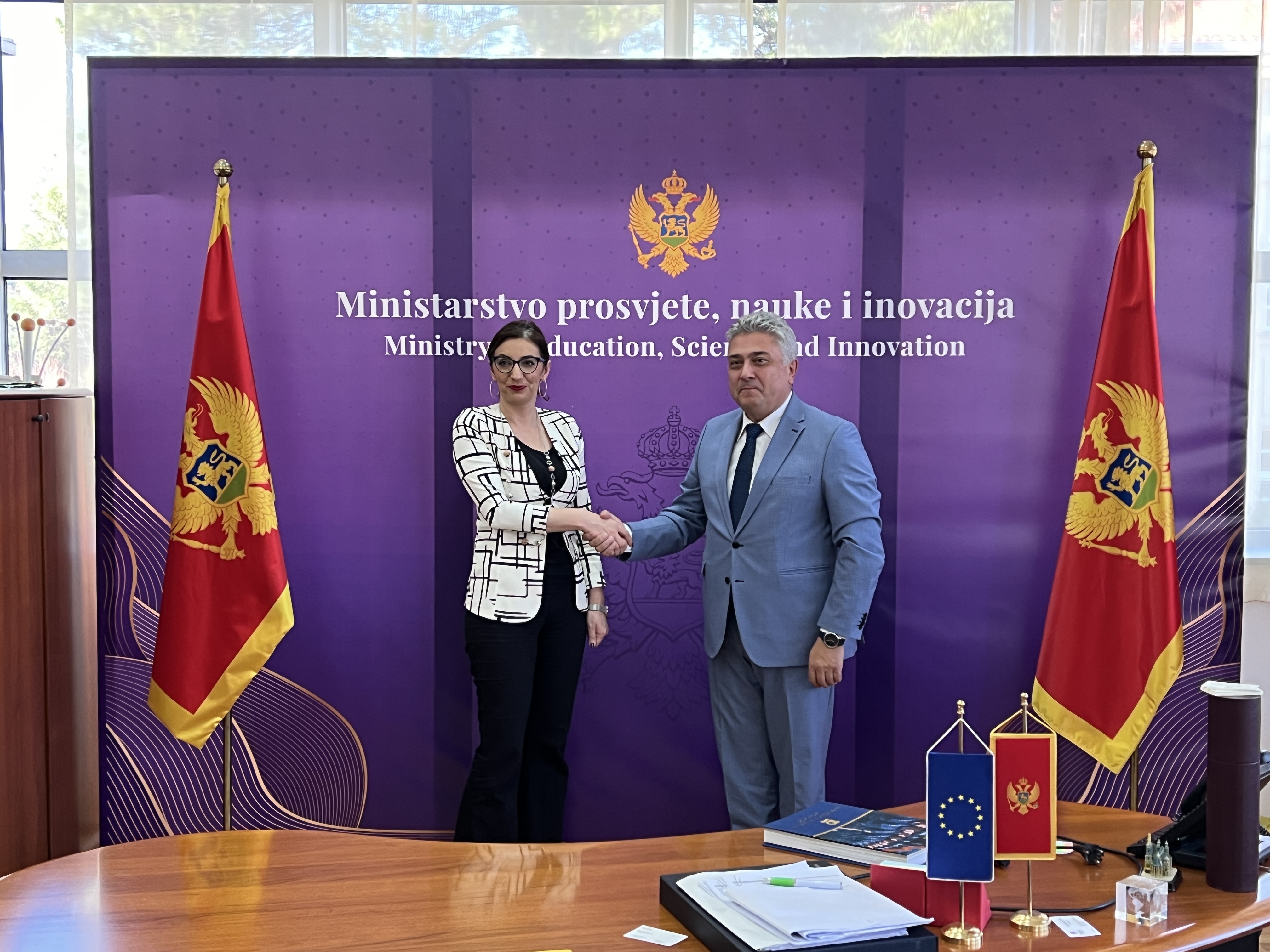 Проведена среща между посланик Стефан Димитров и проф. д-р Анджела Якшич-Стоянович, министър на образованието, науката и иновациите на Черна гора