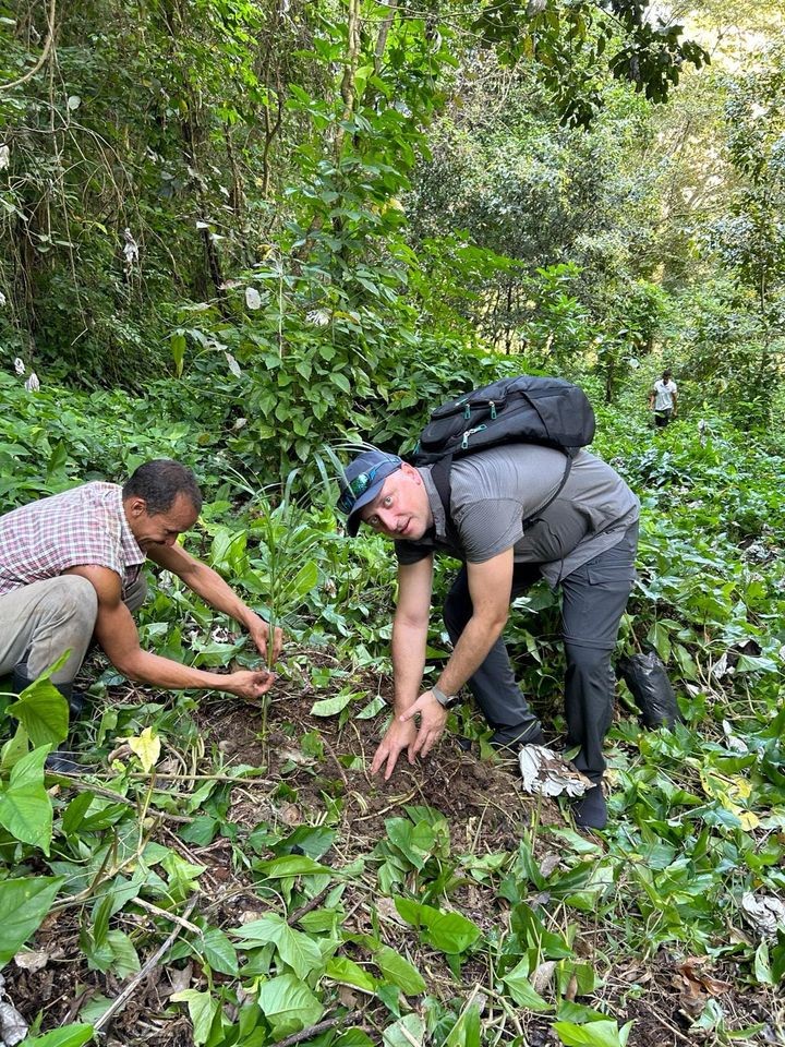 The Bulgarian ambassador to Cuba participated in the planting of an "EU forest" in the Cuban province of Baracoa