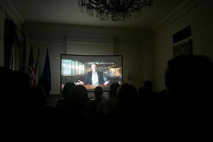Христо Грозев представи документалния филм “Навални” в посолството на България в САЩ