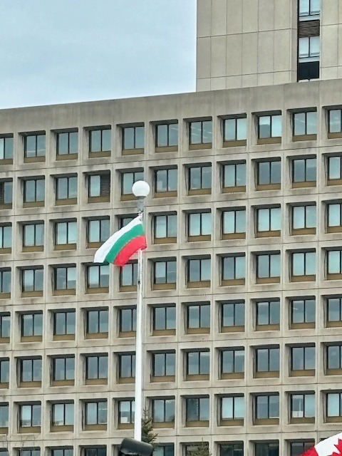 Посолството на Р България в Отава издигна българското знаме пред Община Отава на Националния празник 3 март 2024 г.
