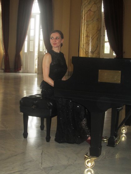Концерт на пианистката Елина Христова в Хавана 