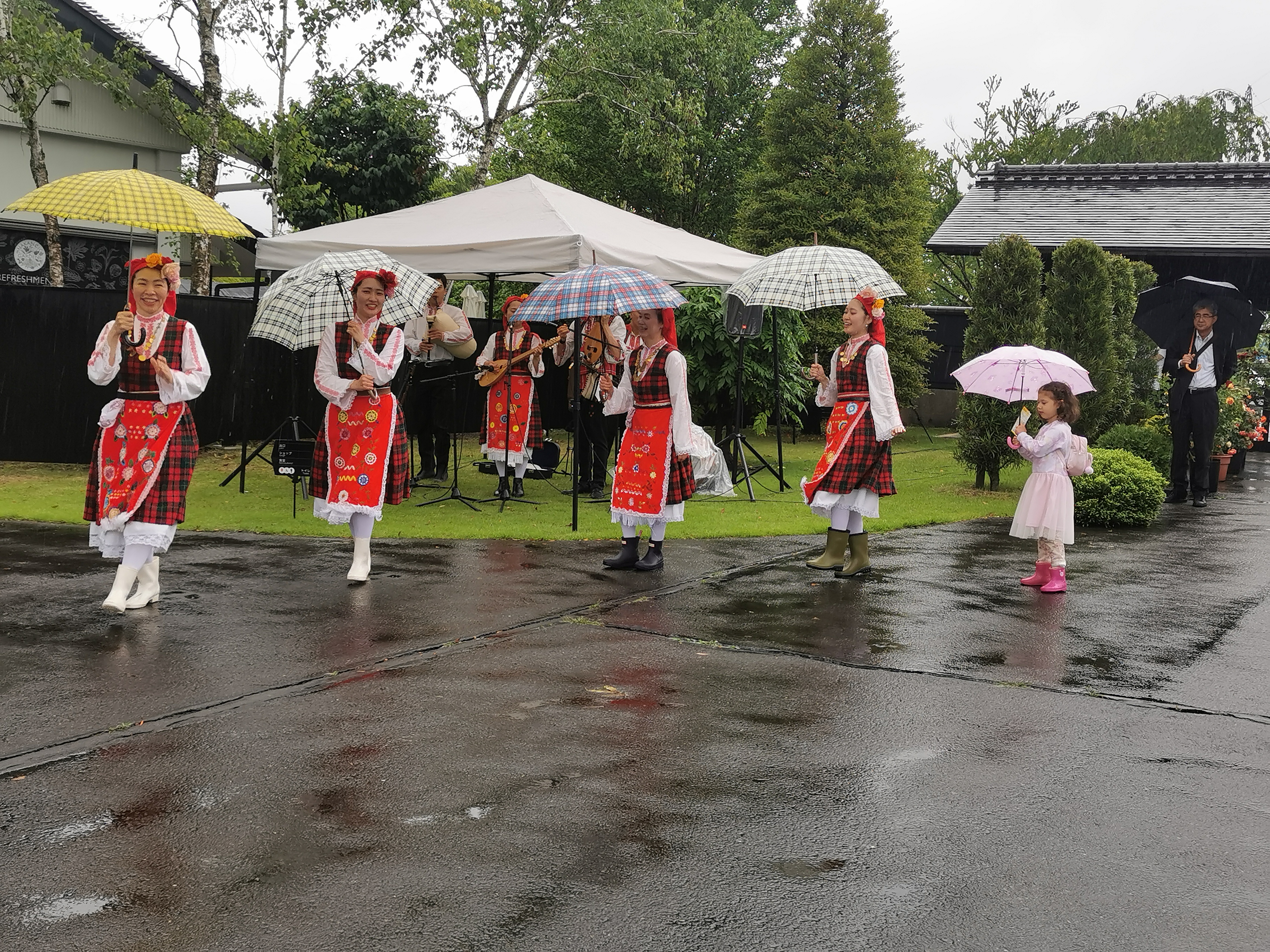 Български фестивал в градината Nakanojo Gardens в префектура Гунма“