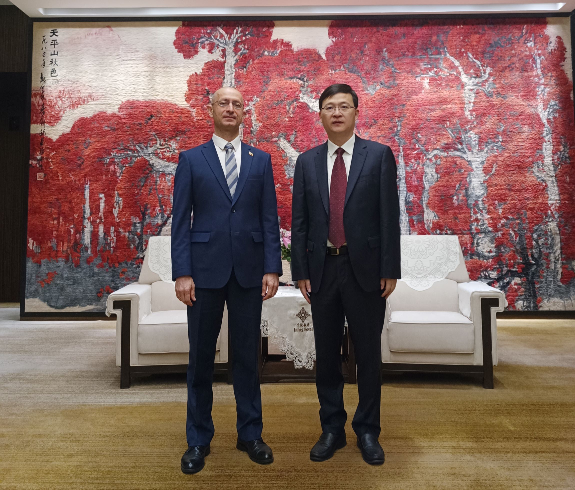 Visit of Consul General Vladislav Spasov to Nanjing
