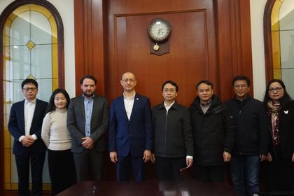 保加利亚总领事访问上海社会科学院  