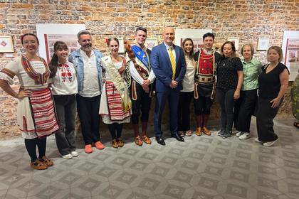 Изложба „Шифърът на времето – традиционни бродерии в България“ на българското културно дружество „Иван Вазов“ – 14 март 2025 г., гр. Берисо, Аржентина