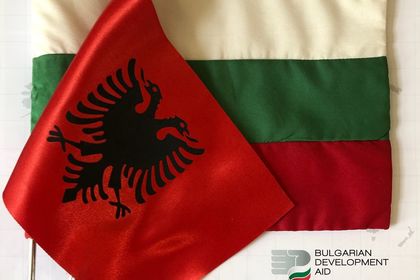 Financim bullgar për fëmijët me nevoja të veçanta në Elbasan, familjet në nevojë në Durres dhe Pustec, për zhvillimin e kapacitetit të institucioneve shqiptare për të luftuar krimin e organizuar dhe për një nismë mjedisore shkollore