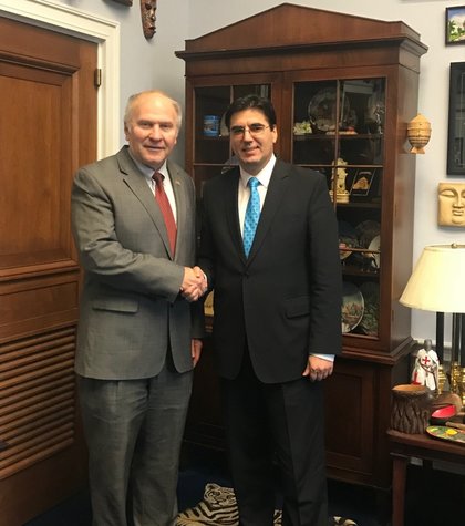 Посланик Стойчев се срещна с конгресмен Стив Чабот   