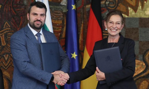Minister Georg Georgiev and Ambassador of the Federal Republic of Germany, Irene Maria Plank, Sign Agreement on Temporary Representation in the Processing of Transit Visa Applications for a Specific Category of Individuals from the Republic of Turkey