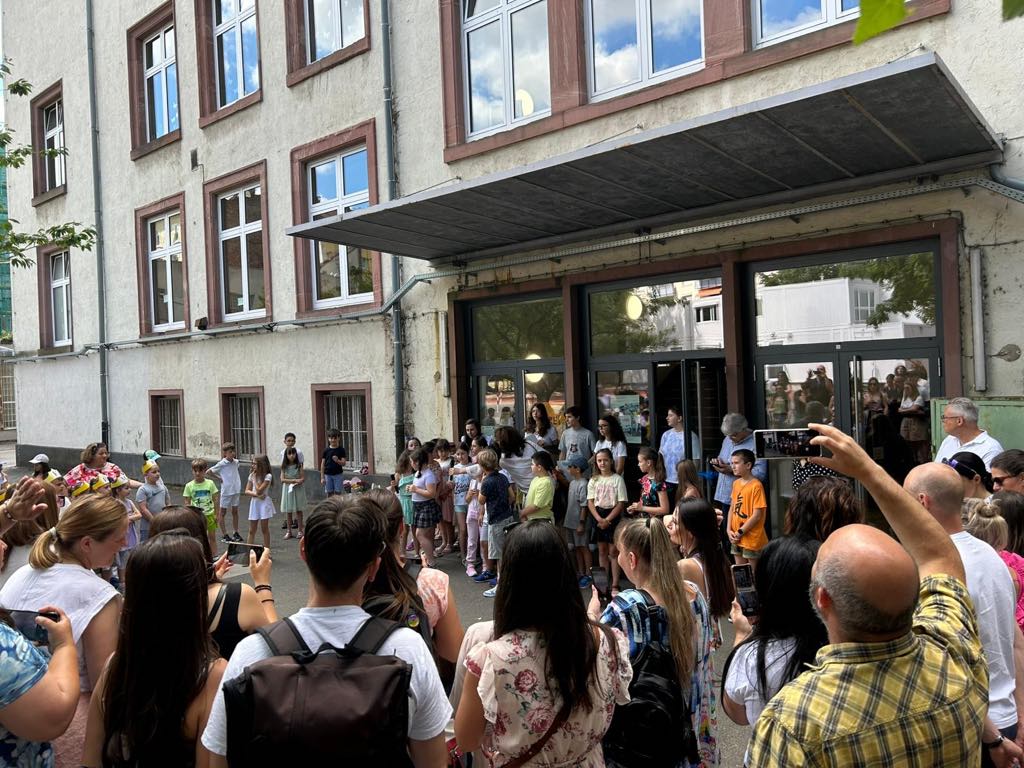 MIT BEGEISTERUNG INS SOMMERFINALE: SCHÜLER FEIERN DAS SCHULJAHRESENDE