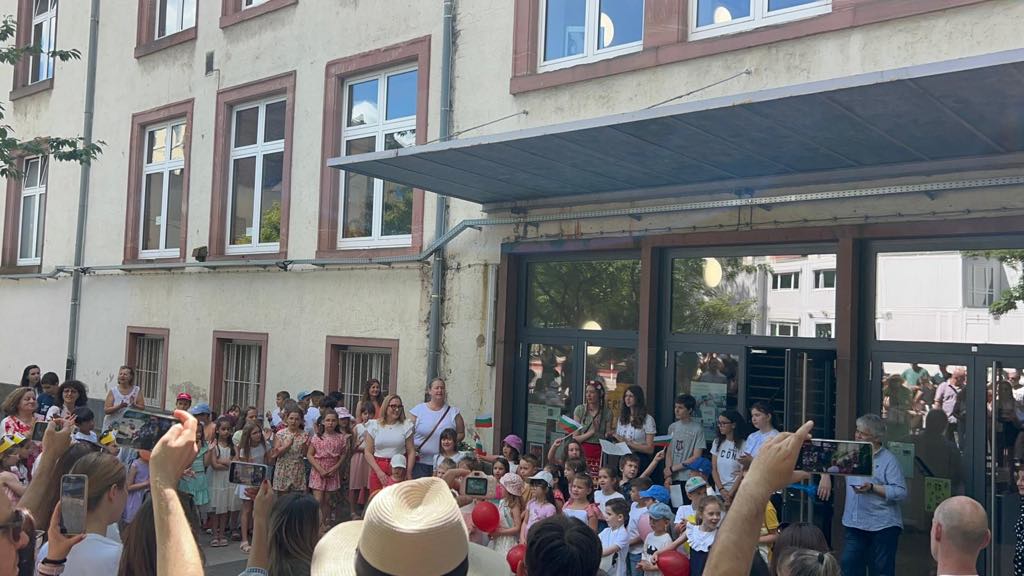 MIT BEGEISTERUNG INS SOMMERFINALE: SCHÜLER FEIERN DAS SCHULJAHRESENDE