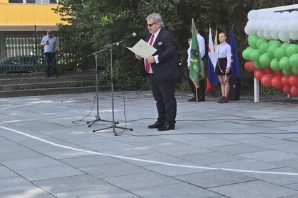 Посланик Васил Петков и директорът на БСУ „Христо Ботев“ в град  Братислава откриха тържествено новата учебна 2025/26 година