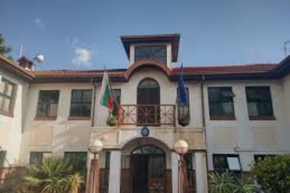 The Ministry of Foreign Affairs of the Republic of Bulgaria welcomes the decision by the Government of the Republic of South Africa to exempt ordinary passport holders of the Republic of Bulgaria from the requirements to obtain port of entry visa, for a period not exceeding 90 days.