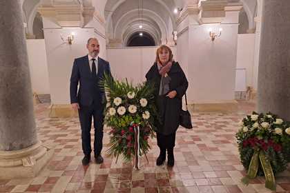 Отбелязване на Деня на народните будители в Джаково с поднасяне на венци на гроба на епископ Щросмайер в Катедралата в Джаково