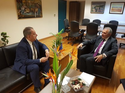 Среща на посланик Георгиев с правителствения комисар по хуманитарните въпроси Фотис Фотиу