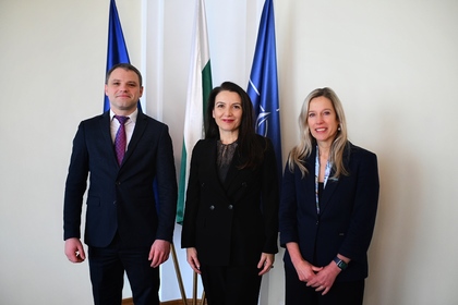 Deputy Minister of Foreign Affairs Nikolay Berievski meets with UNICEF Regional Director for Europe and Central Asia Regina De Dominicis 
