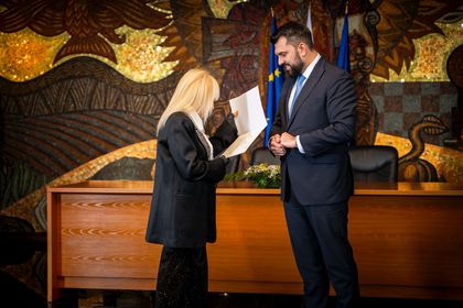 Lili Ivanova has been awarded a “Golden Laurel Branch” by the Bulgarian Foreign Ministry