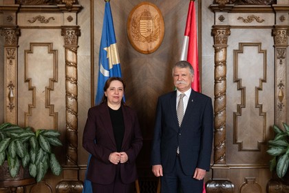 Среща на посланик Мария Ангелиева с Ласло Кьовер,  председател на Държавното събрание на Унгария