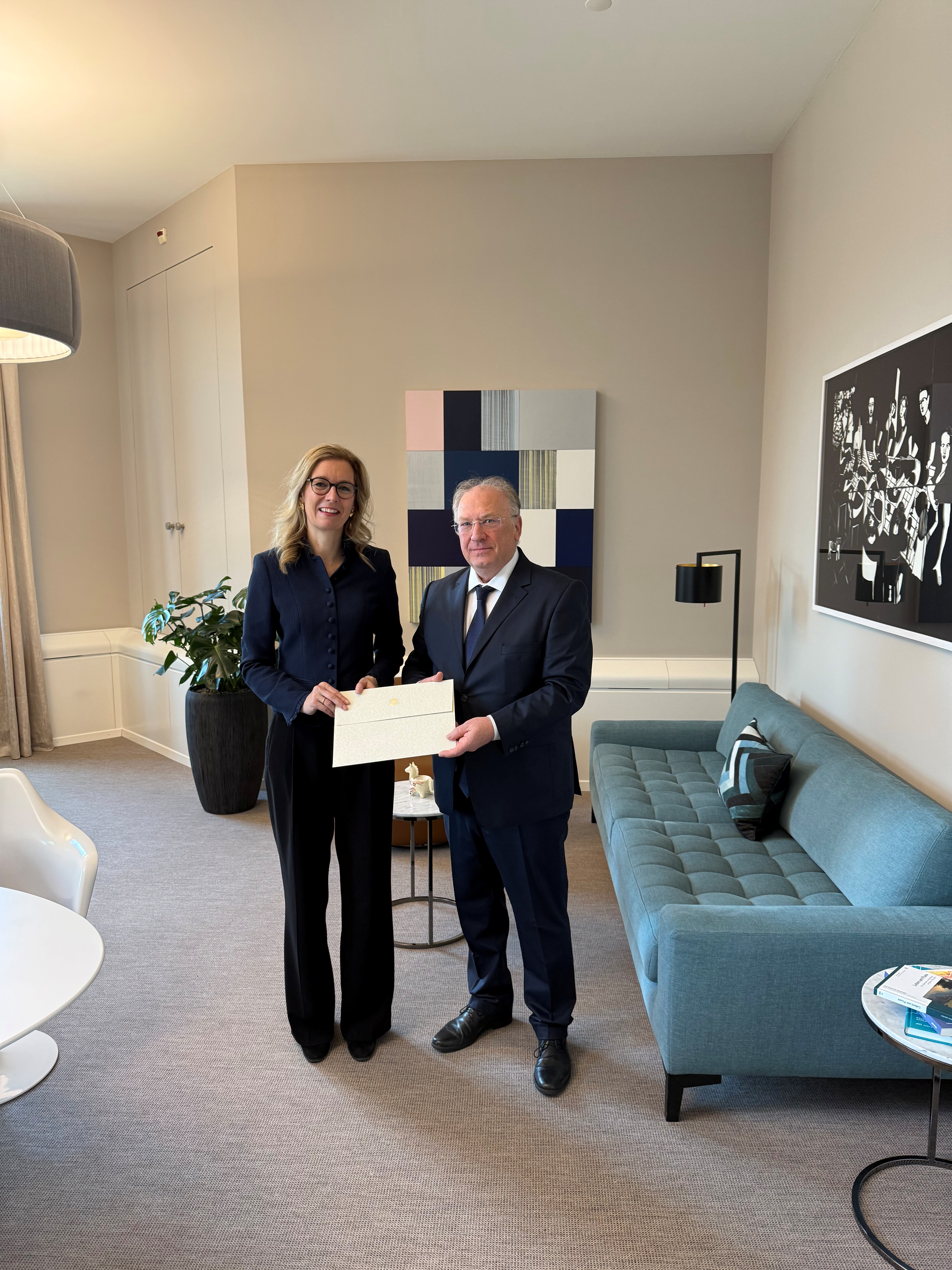 Връчване на акредитивни писма