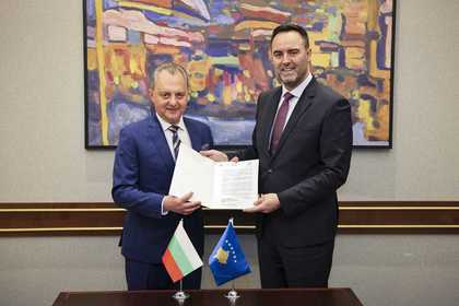 Посланик Христо Краевски се срещна с министъра на външните работи и диаспората на Косово Глаук Конюфца