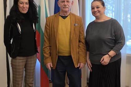 Meeting of Ambassador Varbanova with Jakob van Beijlen, Dutch collector of Bulgarian carpets