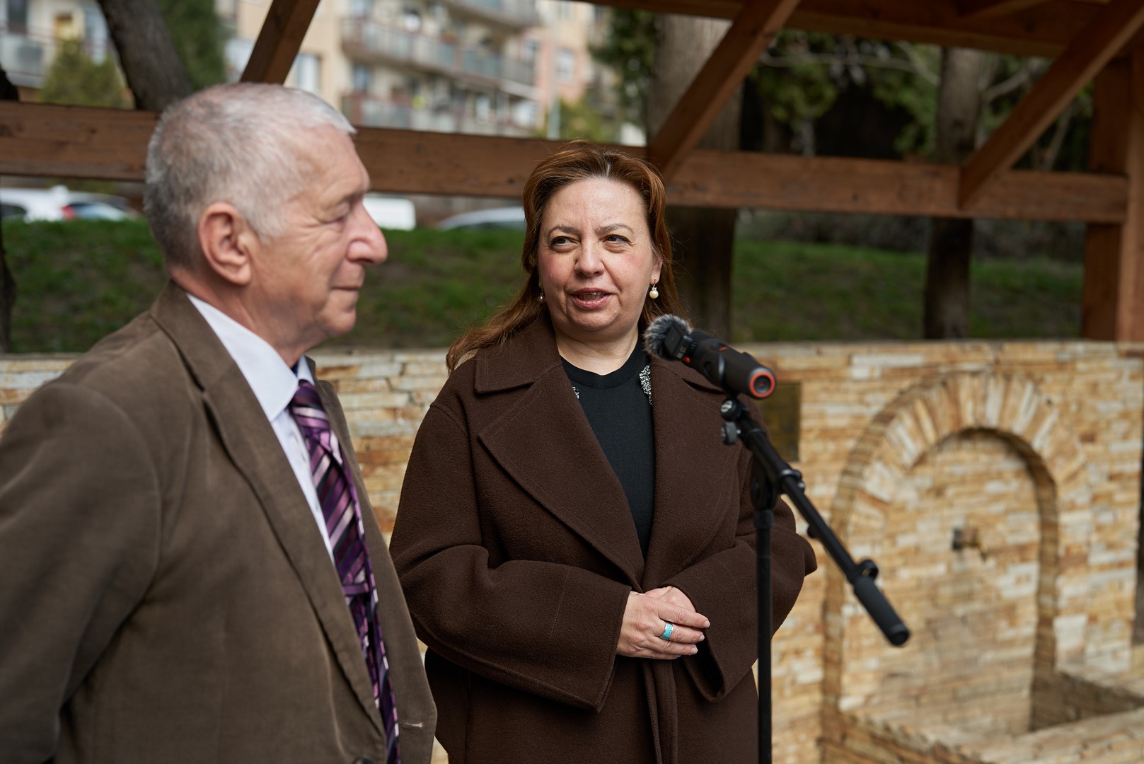 Среща на посланик Мария Ангелиева с Петер Гайда, кмет на XIX район на Будапеща – Кишпещ Отбелязване на Световния ден на водата на родопската чешма в Кишпещ