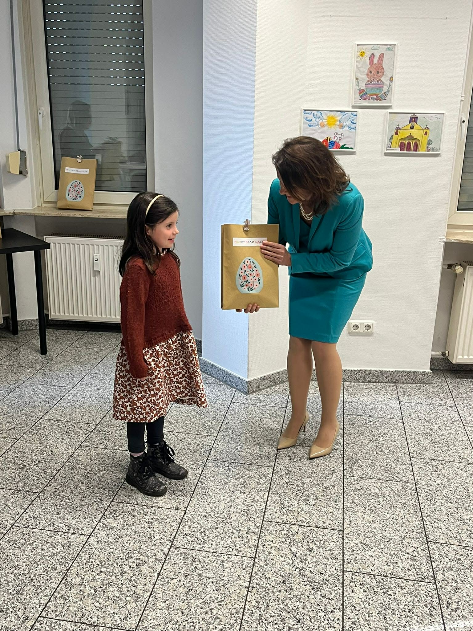 Тържествено награждаване на участниците в конкурса за детска рисунка „Великден през детските очи“