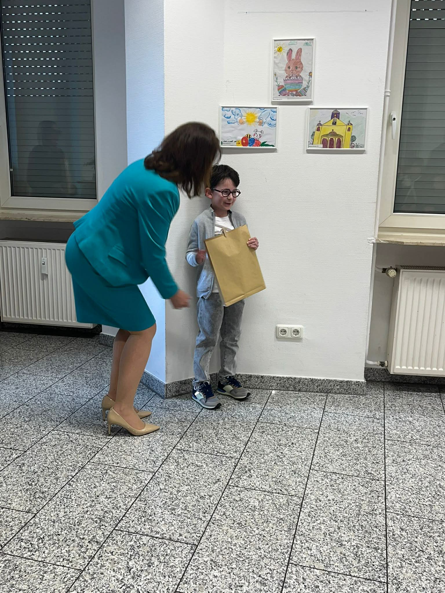 Feierliche Auszeichnung der Teilnehmer am Kinderzeichenwettbewerb „Ostern durch die Kinderaugen“