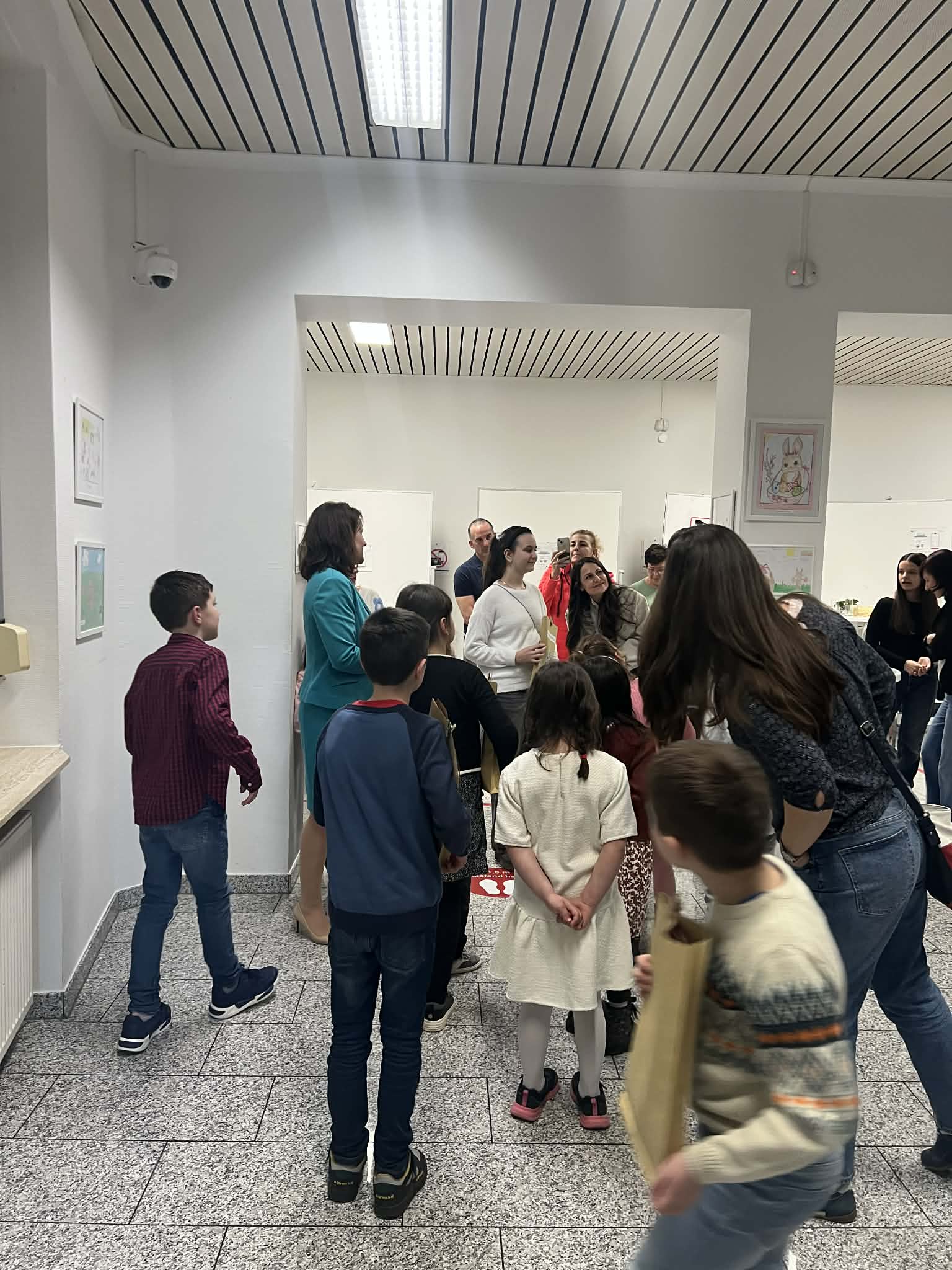 Feierliche Auszeichnung der Teilnehmer am Kinderzeichenwettbewerb „Ostern durch die Kinderaugen“