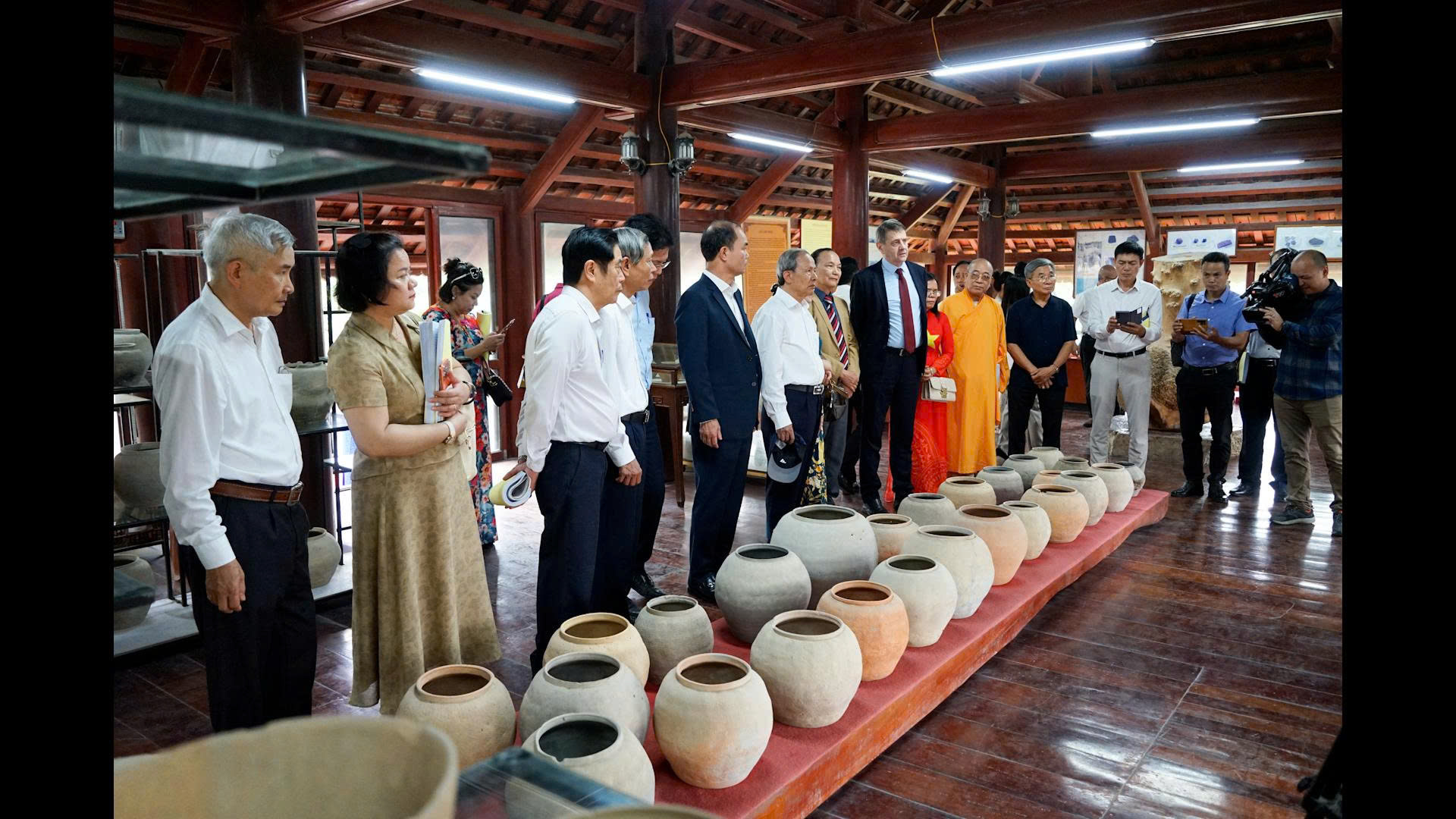 Посланик Павлин Тодоров взе участие в научна конференция за опазване на традиционната култура на провинция Тхан Хоа