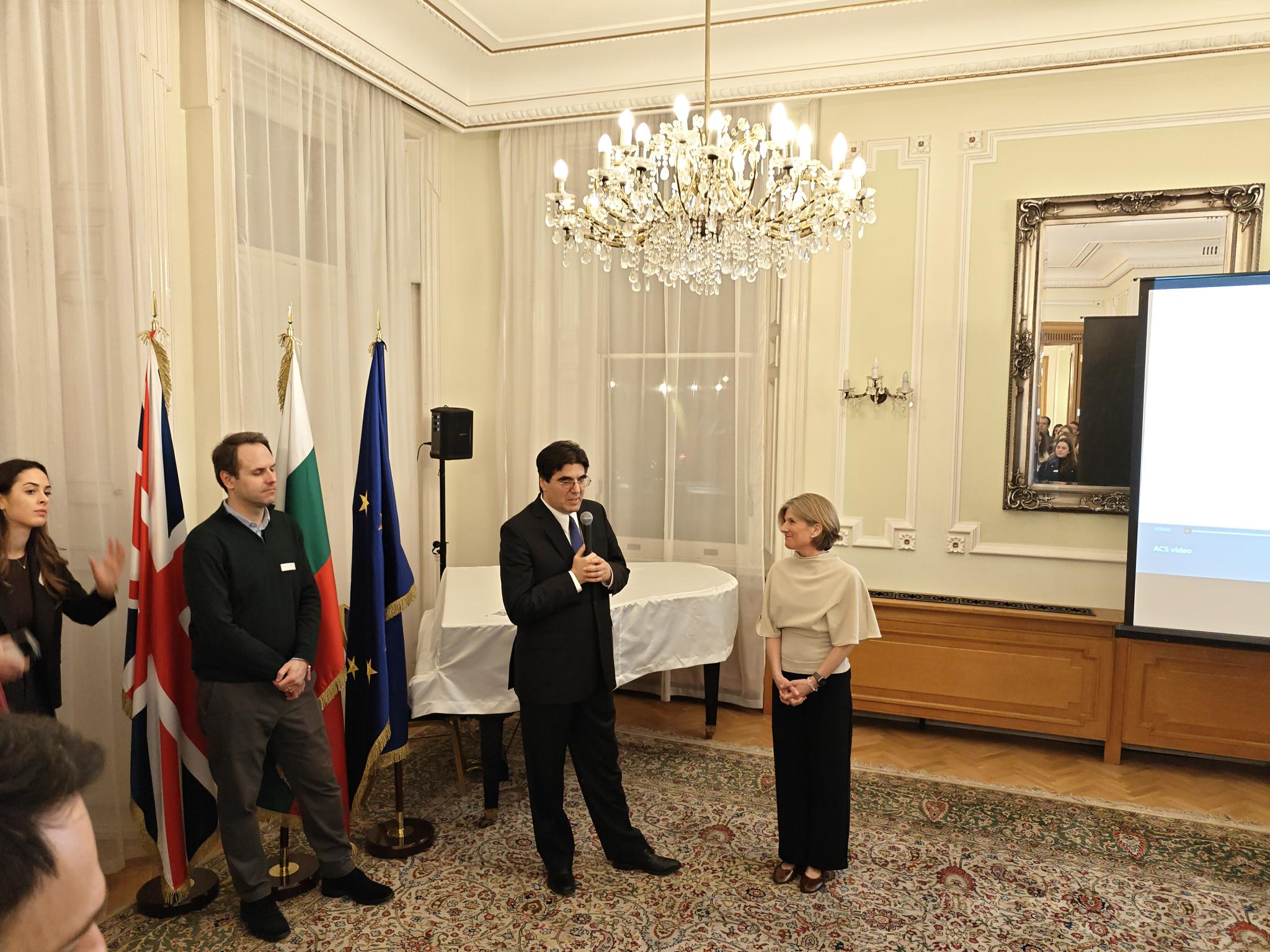 Вълнуваща среща на възпитаници на Американския колеж в София