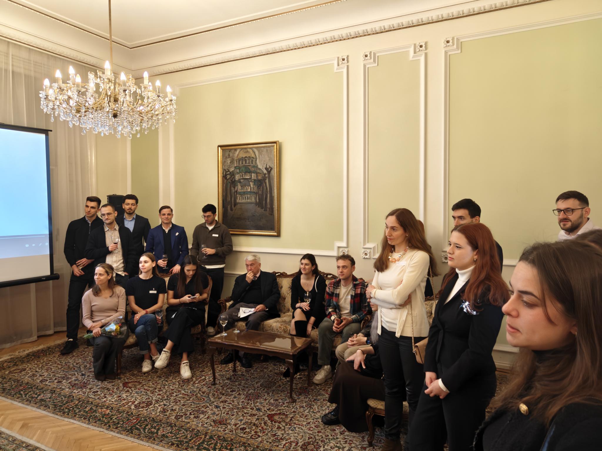 Вълнуваща среща на възпитаници на Американския колеж в София