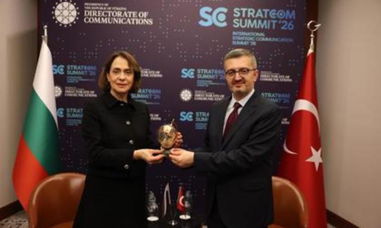 Neynsky and Duran discussed strategic communication and hybrid threats