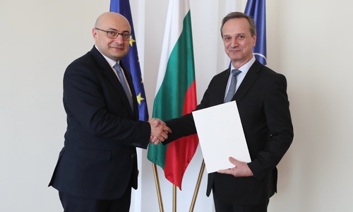 Заместник-министърът на външните работи Ради Найденов прие копия на акредитивните писма на новоназначения извънреден и пълномощен посланик на Република Азербайджан в Република България Елмар Маммадов 